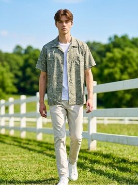 Blue Hawaii Men’s Button Down Collared Aloha Shirt NWT